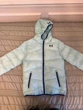 Under Armour Girls Puffer Coat | Size Large | Excellent Condition